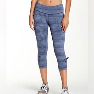 NWOT Brooks Women’s Urban Run Capri Patterned Leggings in Blue Size S